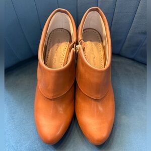 Adrienne Vittadini Cognac Leather Platform Booties – Women’s 6.5